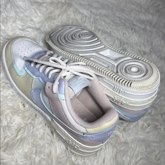 Nike Cream and White Sneakers - Picture 5 of 7